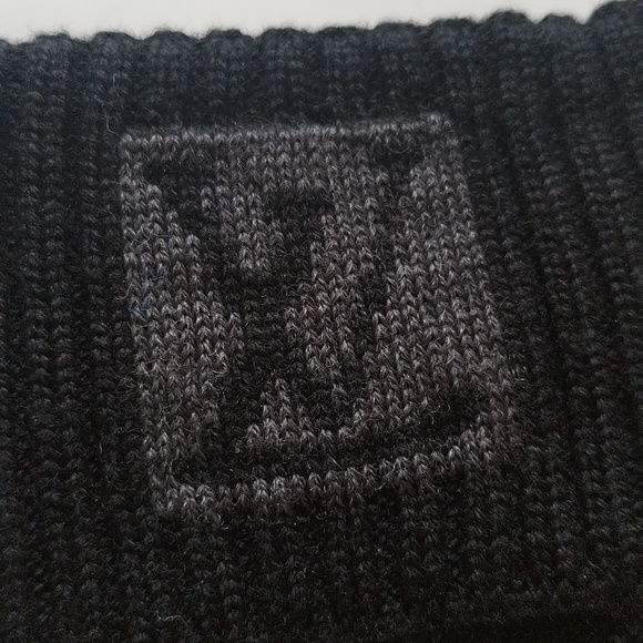Louis Vuitton Gloves - Picture 3 of 4